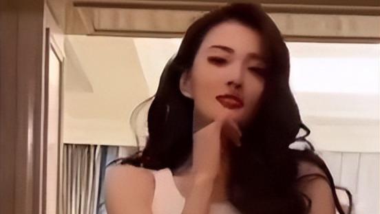 徐璐|“背景强大”徐璐：14岁遭杨幂嫉妒，年仅27岁坐拥上亿身家