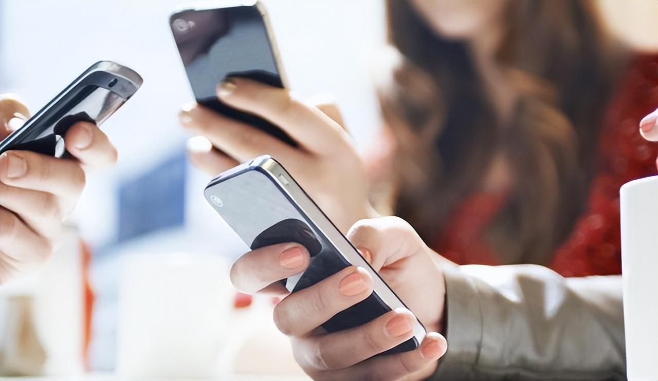 电子商务|是我们太穷,还是厂商太飘?越卖越贵的国产手机该冷静了!