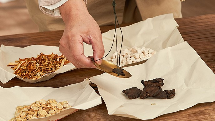 睡眠质量|牙周病在中医被称作“牙宣”，中医认为和胃内的虚火，还有肾气亏虚不足有关。