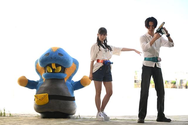 acgn漫评|假面骑士Revice:贞德合体形态攻防兼备,拉布并非受伤而是蜕皮