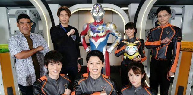 圆谷曝光《戴卡奥特曼》新海报,除了怪兽外,还有3个奥特曼呢!