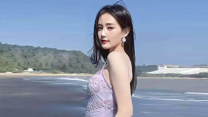 李一桐|李一桐海边度假照曝光，被指形象反差太大，网友：以为是徐璐