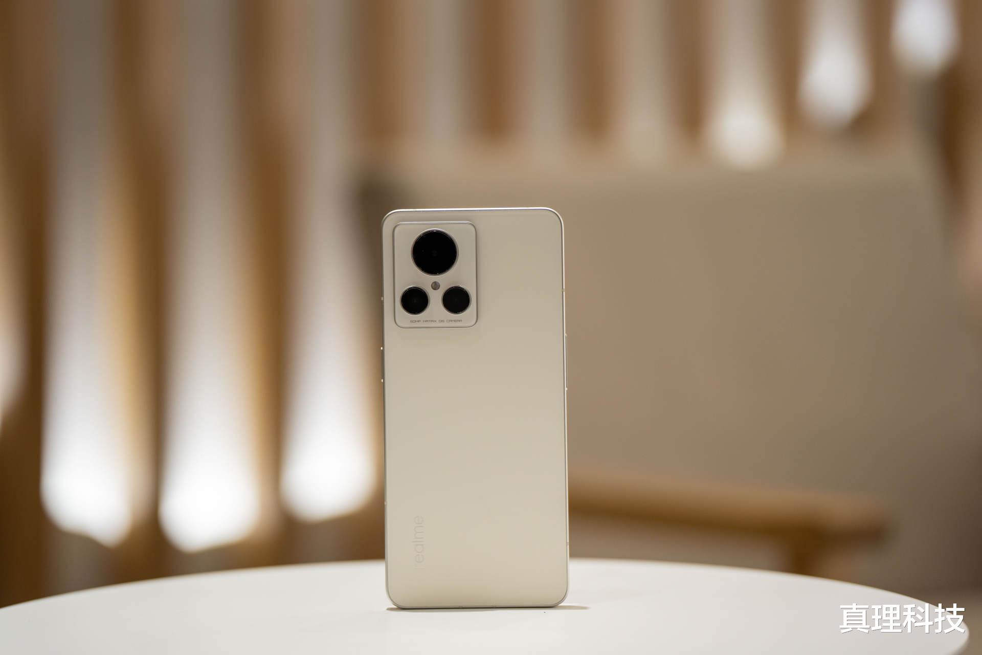 芯片|骁龙8+是不是真有那么强？我花3400多入手了真我GT2大师探索版