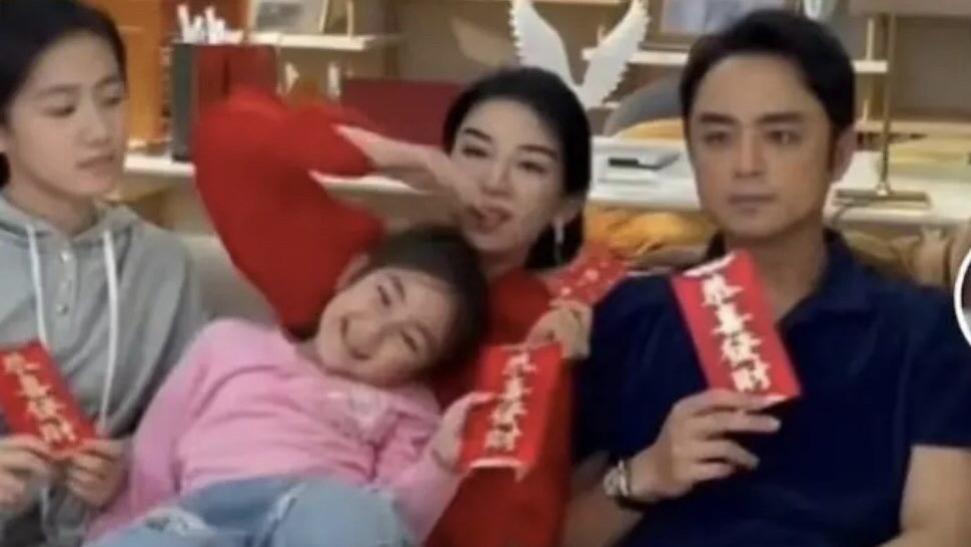 僵尸校园|明道对小女孩爆粗口，孩子妈妈晒视频引战，网友“她还是个孩子”