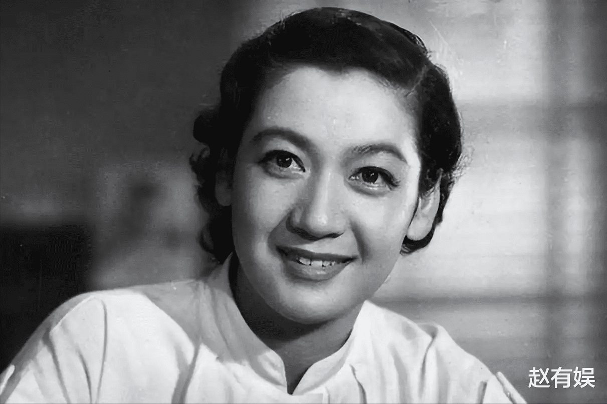 日本女演员原节子，被“送给”麦克阿瑟当情人，终年95岁一生未婚