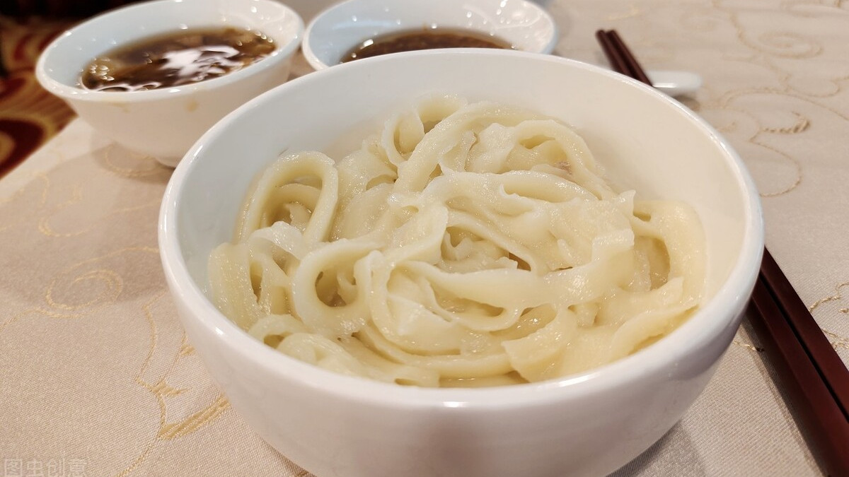 啤酒|大年初七，记得绑小孩腿，千万别忘记吃面条，保佑孩子一年健康顺利