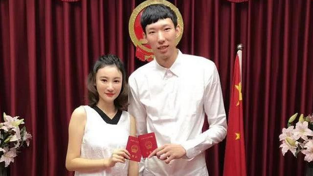 山东男篮|周琦飞回国内，余嘉豪家庭身高世界第一，山东男篮将集结！