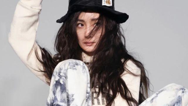 小糯米|被曝和小糯米关系疏远，杨幂疑澄清：陪伴是最长情的告白