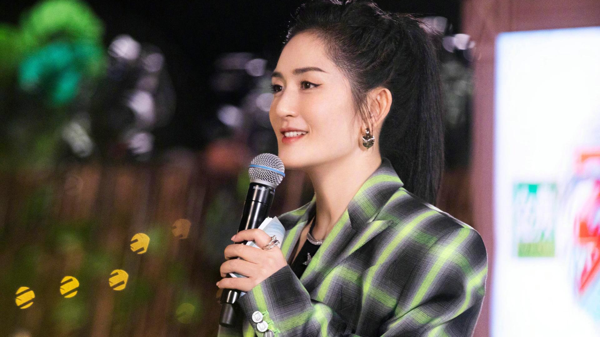 谢娜|谢娜新书《娜就出发吧》上架三天，销售3000多本，粉丝差评很中肯