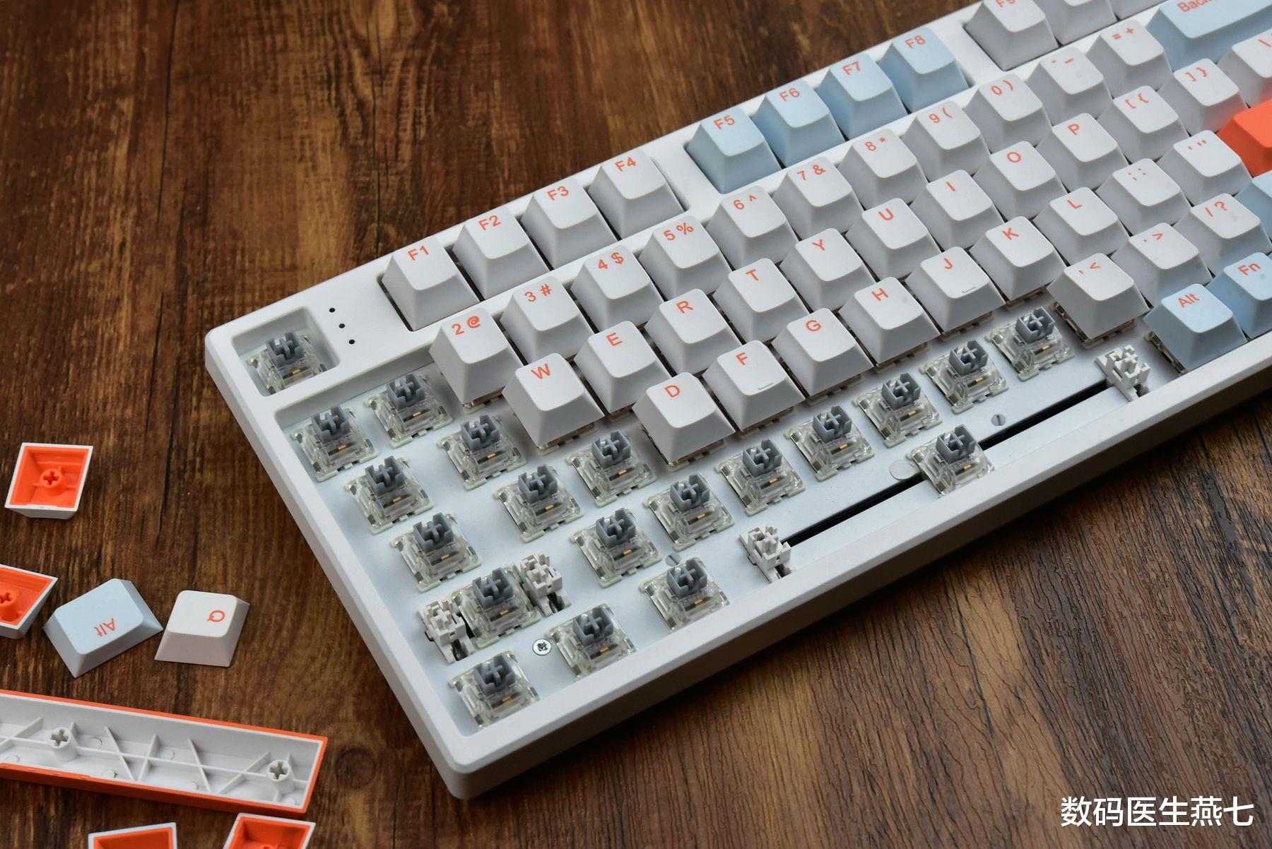 显示器|疯狂堆料只要399元，高斯三模无线机械键盘上演极致性价比国产秀