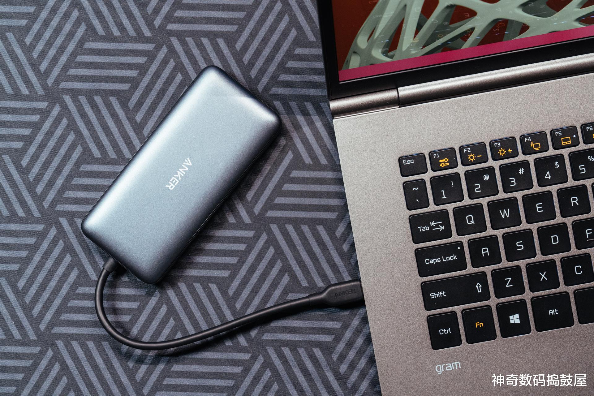 |简洁条理,如何布置自己的办公桌面:轻办公好物分享