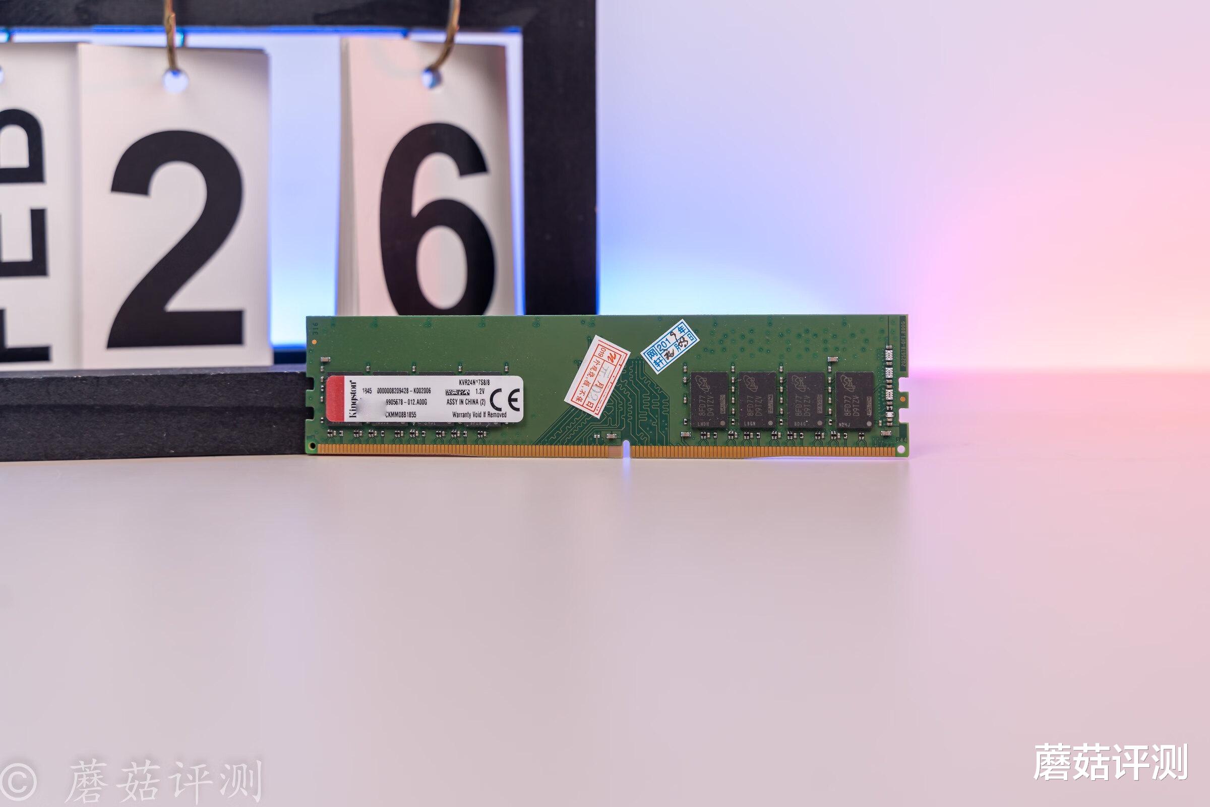 机箱|电脑主机也可以玩“姿态”？异型主机搭配三台显示器的“电竞房”搭建