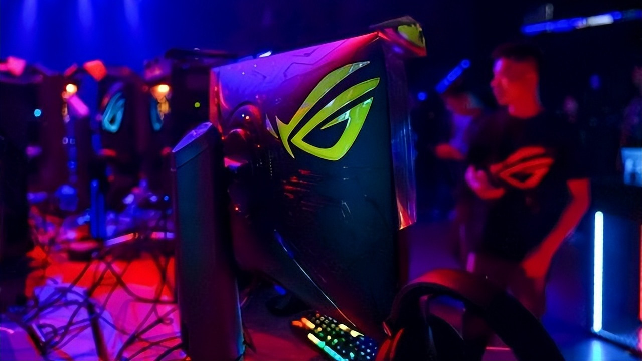 显示器|5分钟告诉你，该怎么挑选一块适合自己的电竞显示器