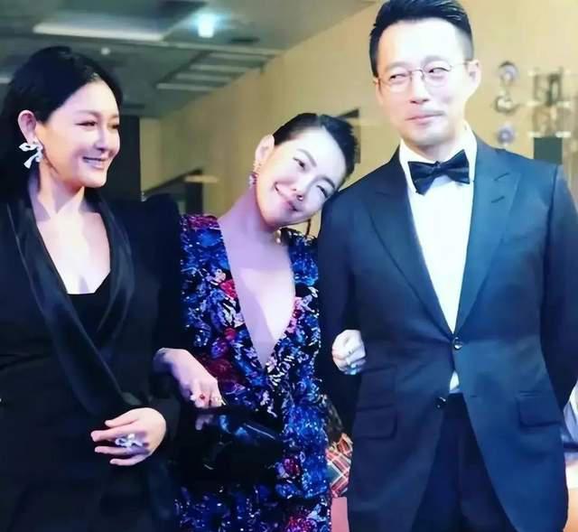 汪小菲就是个笑话? 大s点赞骂前夫的评论, 可她扔假床垫不更可笑