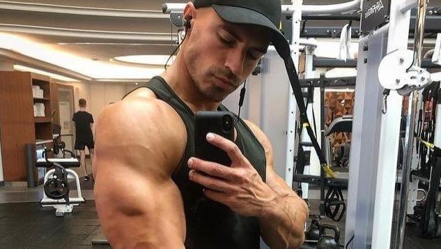 肱三头肌|想要练出强壮的肱三头肌，教你1套训练动作，你也能拥有麒麟臂