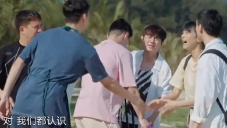 |《向往6》来了一对明星夫妻，观众完全不认识，毫无综艺感，节目又变无聊了