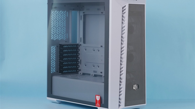 固态硬盘|致敬经典！酷冷至尊MB520 Mesh机箱评测：散热和颜值并存的实力派