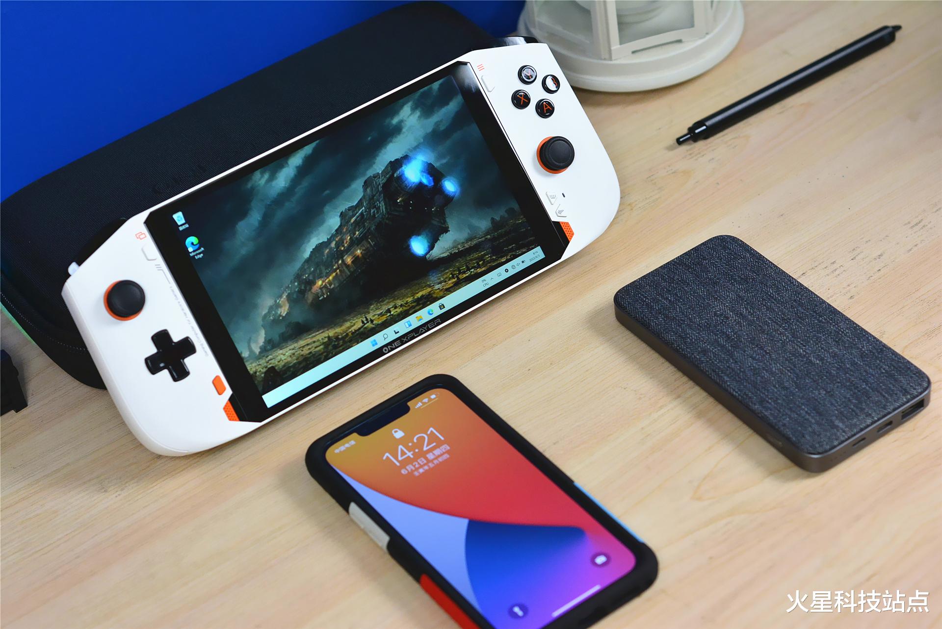 达尔优|努比亚推出变形金刚战损版充电器:65瓦功率,能给三个设备一起充电