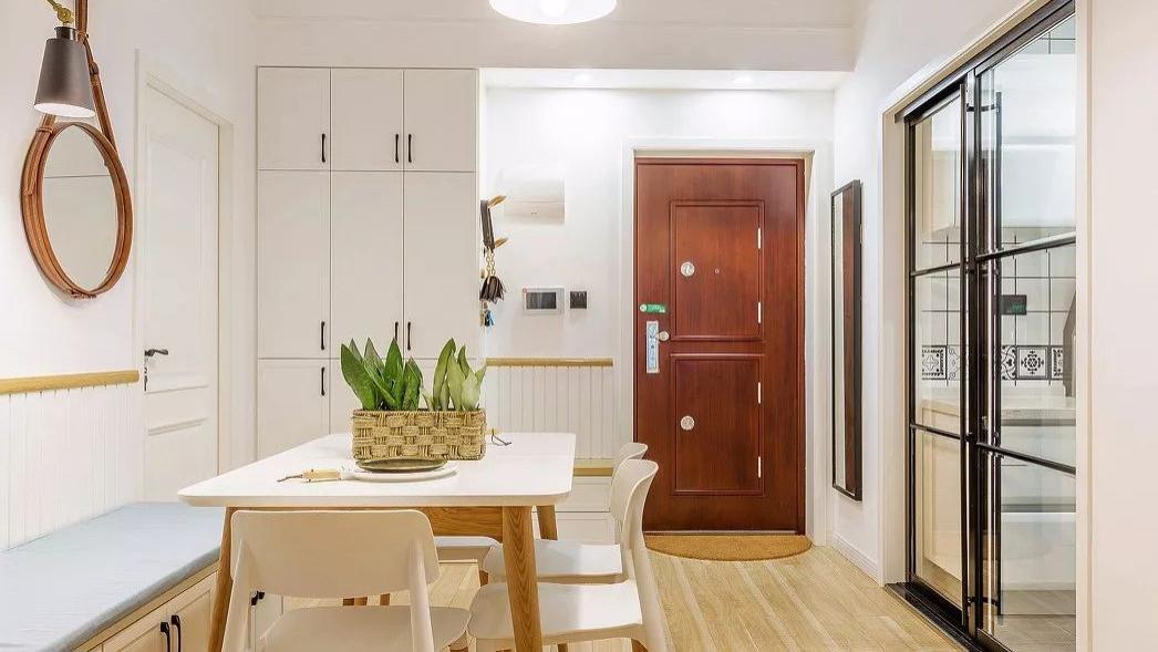 为了省钱坚持“穷装”，她家大白墙、不吊顶，却被邻居争相模仿