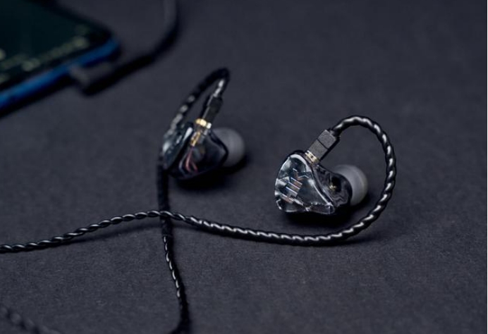 英特尔|有线耳机发烧友福利，四款高音质有线耳机评测