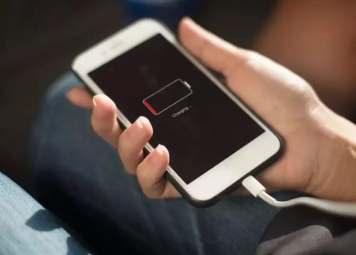 酷睿处理器|中兴发布“充电宝级”长续航手机！6000毫安容量的电池，能有多强？