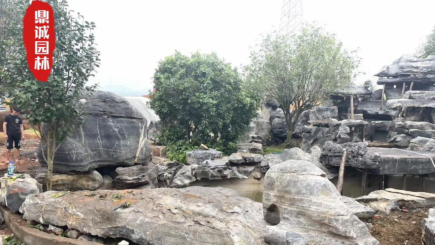 太湖石假山堆叠景观石 建筑造景设计制作效果图