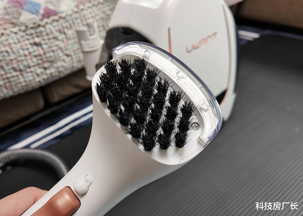 iPhone|洗衣机还能当点读机用，哪里脏了洗哪里，UWANT布艺清洗机体验