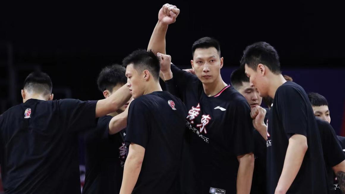 广东男篮|拒绝召回张明池！广东宏远三大内线死磕辽宁，杜锋能否上演奇迹？