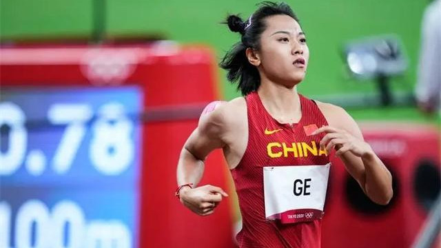 克洛普|中国田径再出女飞人，堪称女版苏炳添，单挑3位黑人选手