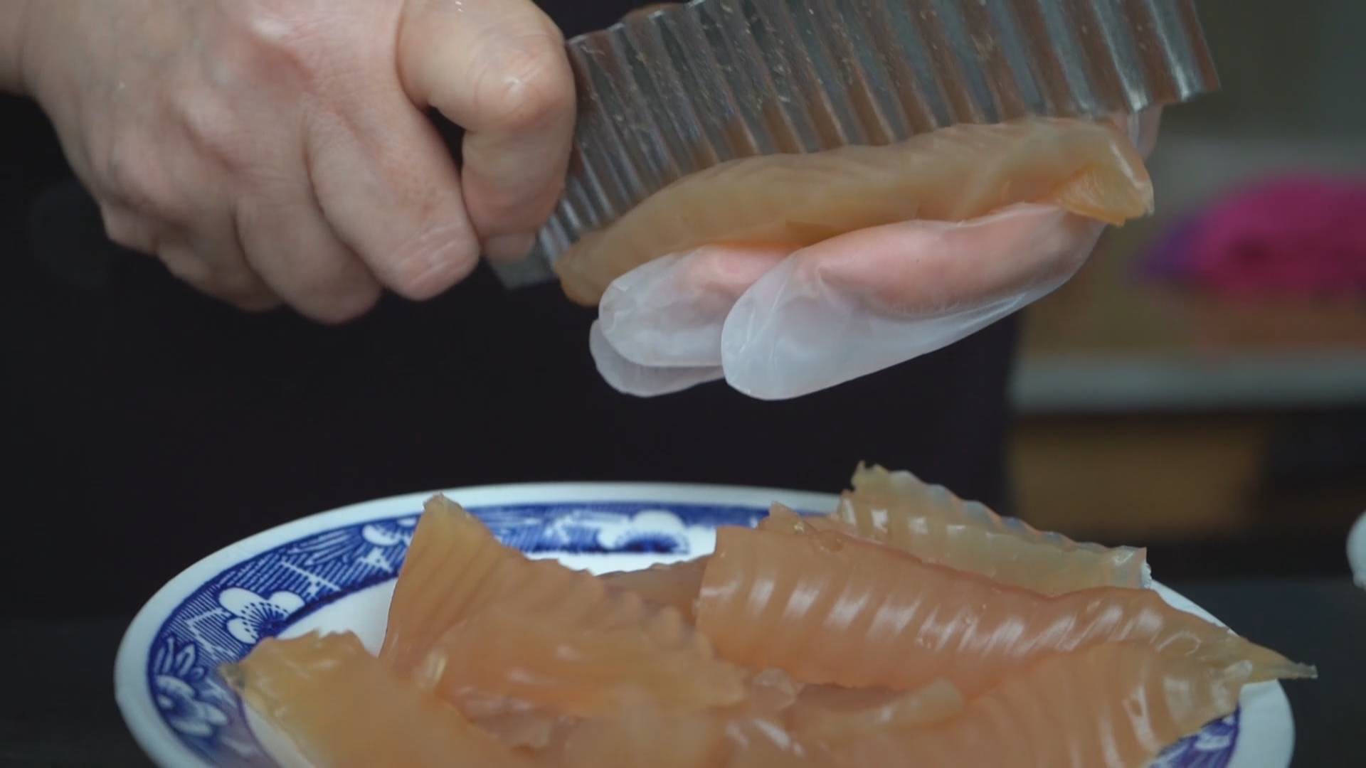 寿司|春节临近 板浦百年手工年糕成年货市场“香饽饽”