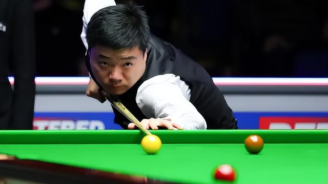 丁俊晖|中国斯诺克军团迎喜讯，世锦赛4人成功晋级正赛，丁俊晖逆转翻身