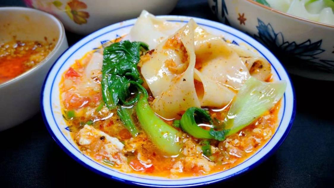 牛奶|冬天，最爱吃这碗面?，比炸酱面都好吃，筋道爽滑，酸香味美！