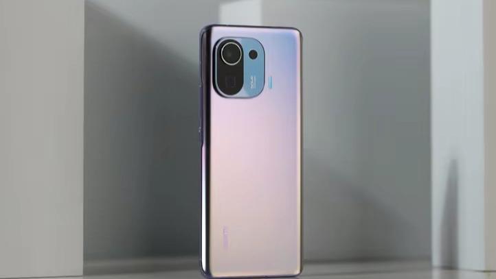 |为什么现在手机都使用玻璃机身？