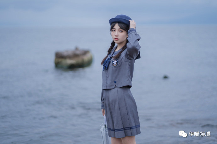 |JK少女：假装看不见 余光千百遍