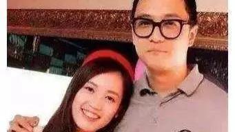 狱中的宋喆熬不住了，趁有人探监爆猛料，当真是世事无常人心