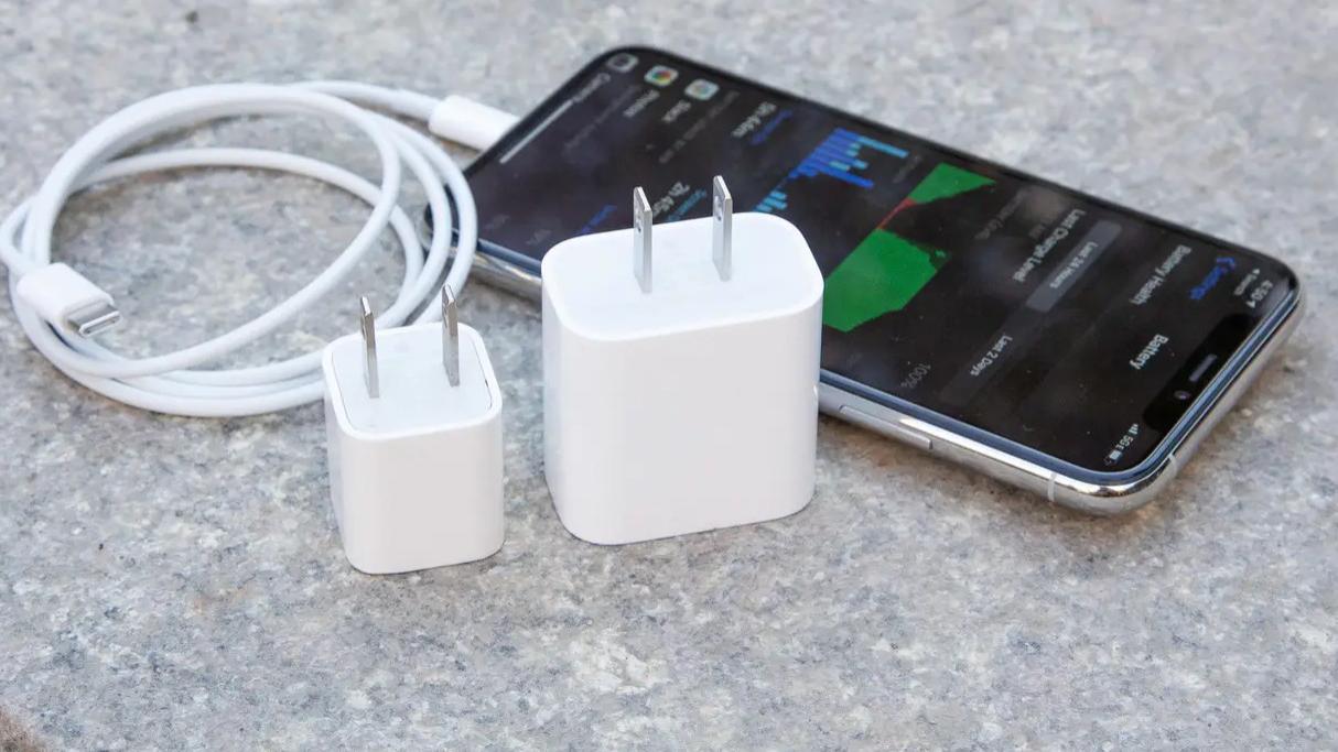 充电器|一个充电器149元，苹果用户要买“原装”吗？用过的人告诉你！