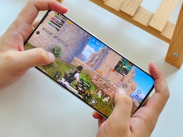 折叠屏|折叠屏手机井喷式更新能买吗？看完这波分析就知道答案了