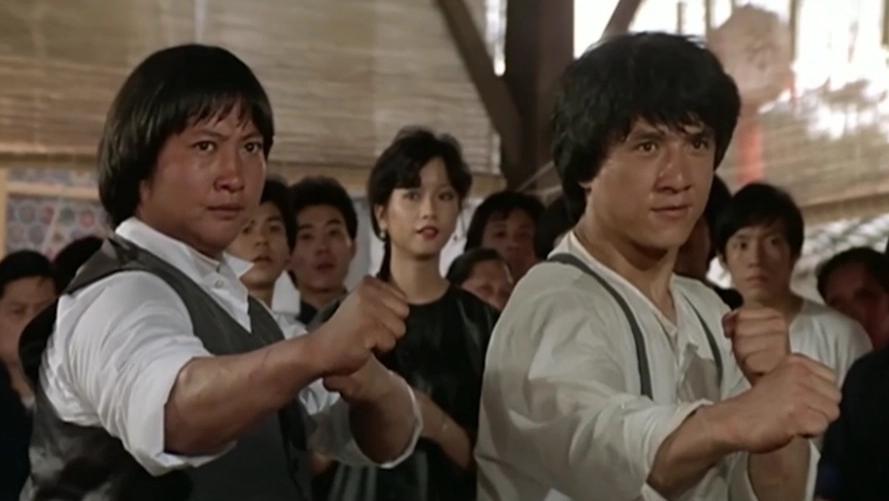 成龙|同为喜剧动作电影创始人，为何成龙走向世界，洪金宝只能“蜗居”香港？