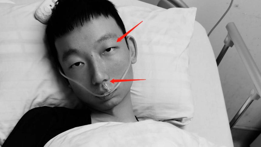 姚策|熊磊晒姚策手写遗嘱，眼睛失神氧气管脱落，网友：摆拍完插回去