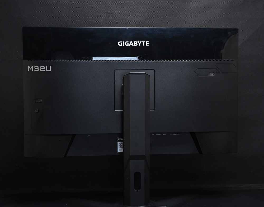 显示器|释放桌面与思想，4K高刷技嘉KVM电竞显示器，M32U带四套主机飞