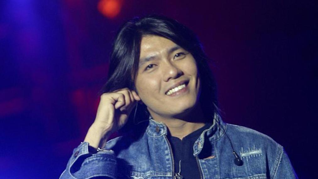 阿杜 49岁歌手阿杜宣布复出，积极瘦身减掉12公斤，自曝患抑郁症已好转