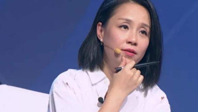 肖战|肖战2023年经纪合约变动：将与龙丹妮对半分，2026到期之前想转型！