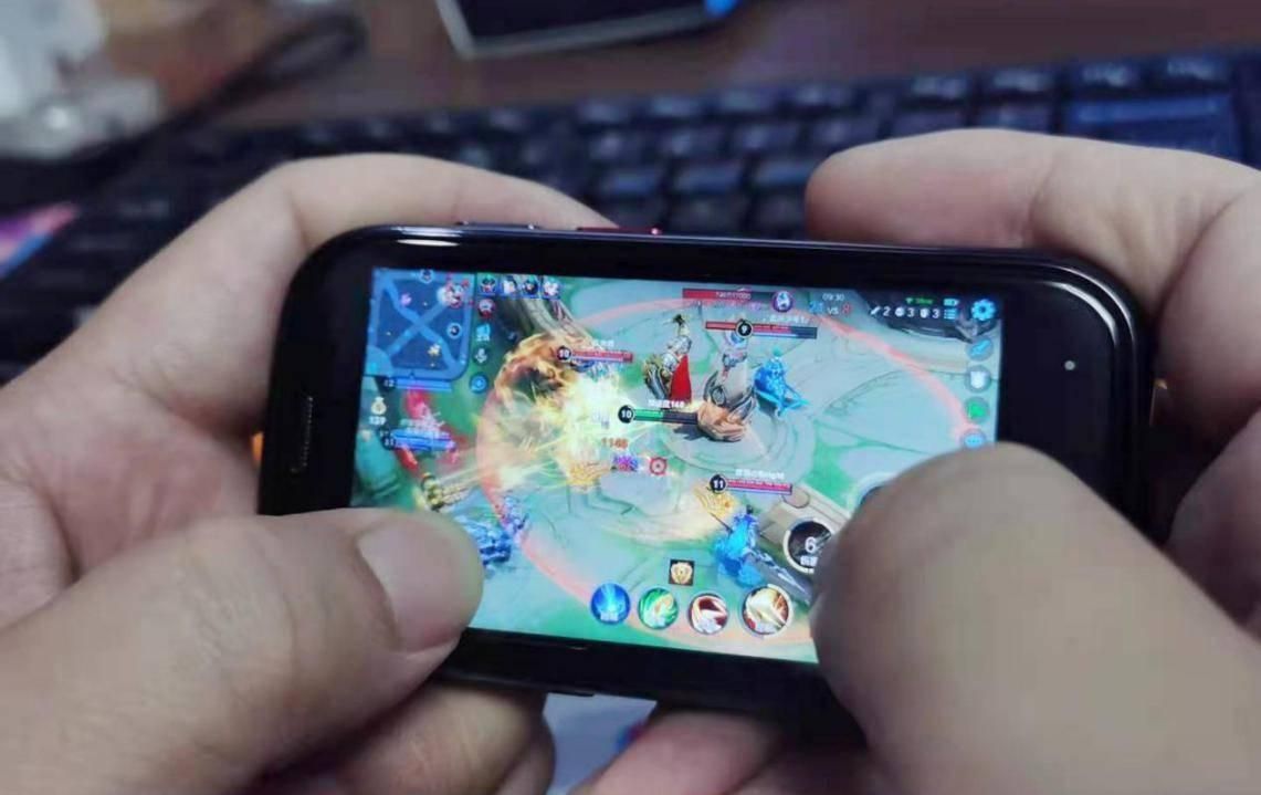 小屏|小屏手机为何越来越少?网友:时代使然,入手需三思