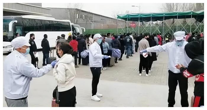 富士康这次玩脱了，员工爆发“二度逃离潮”