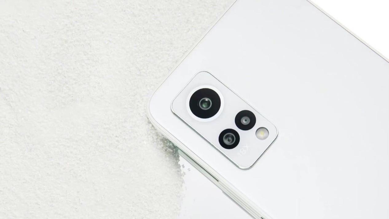 摄像头|适合送老婆的三款千元手机，每款都是“颜值代表”，尤其是第三款！