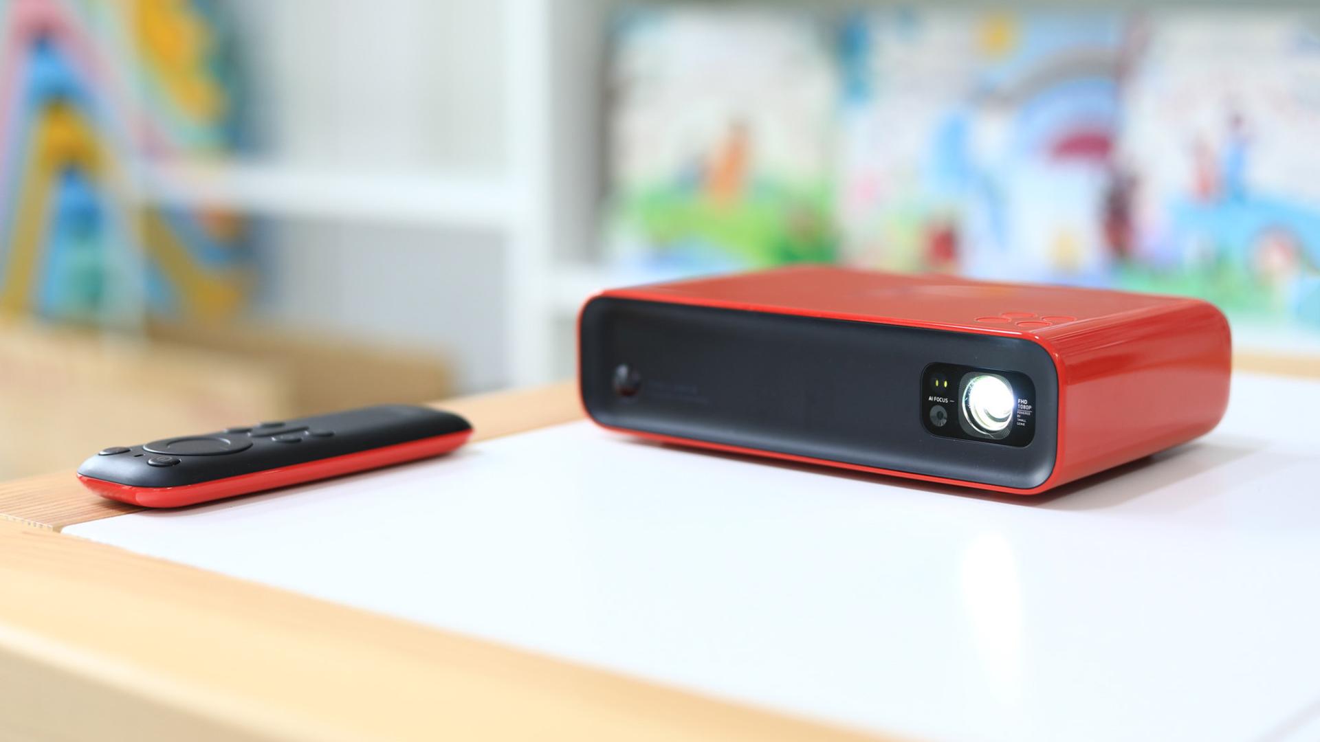 天猫精灵|智能投影选择要谨慎，盯住这4点不会错！天猫精灵小红盒Pro评测