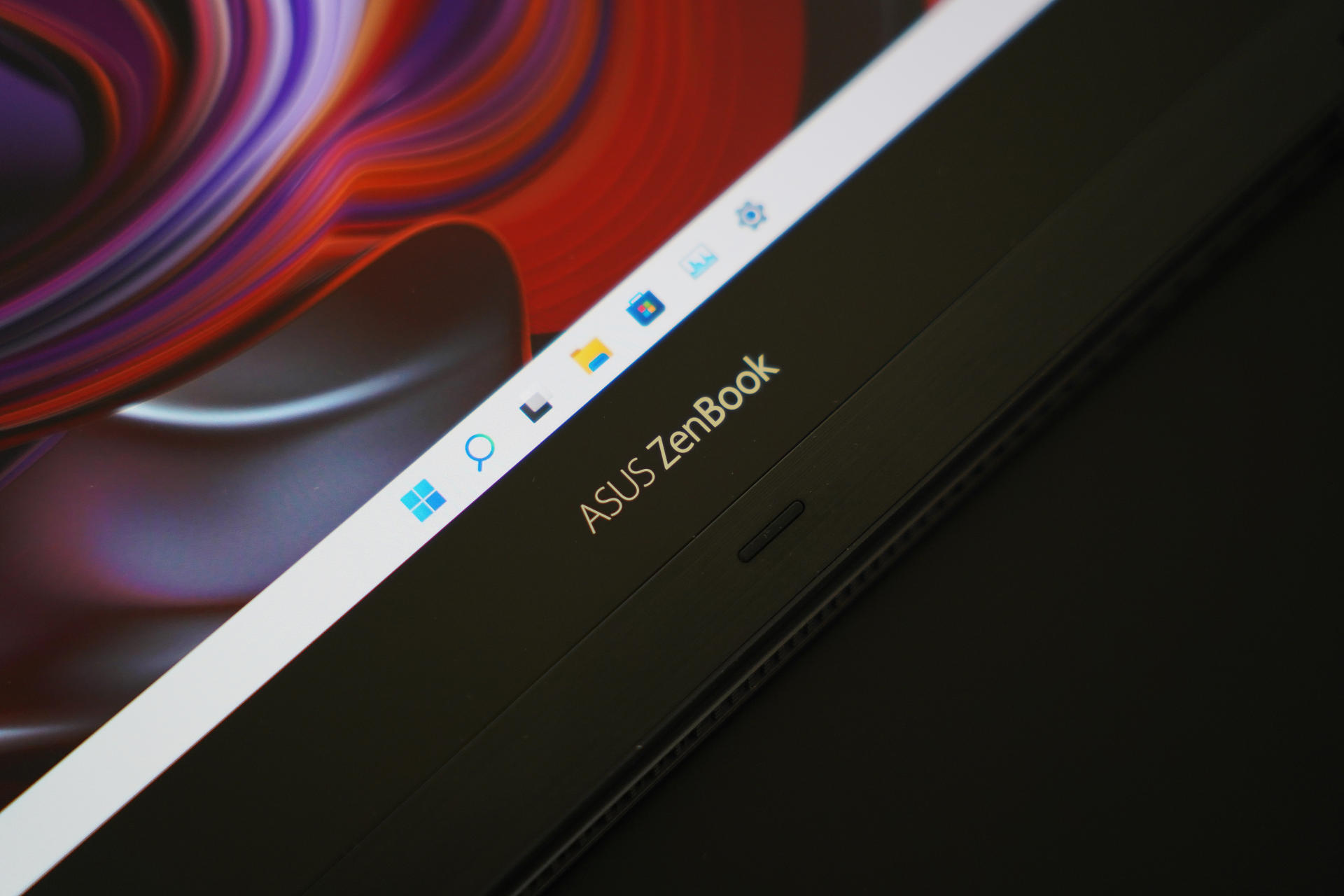 华硕灵耀|华硕灵耀X逍遥360°翻转本体验:高效便携的商务首选