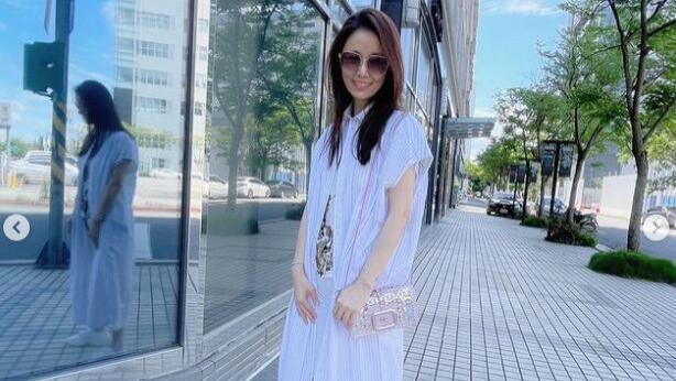 林心如|46岁林心如晒全身照被疑怀上二胎？本尊发表情包大方回应