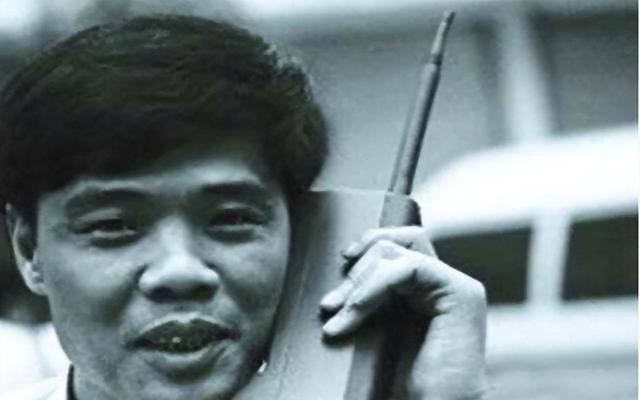 微信|中国第一位办手机号码的人,当时号码随便选,最终他挑了什么号?