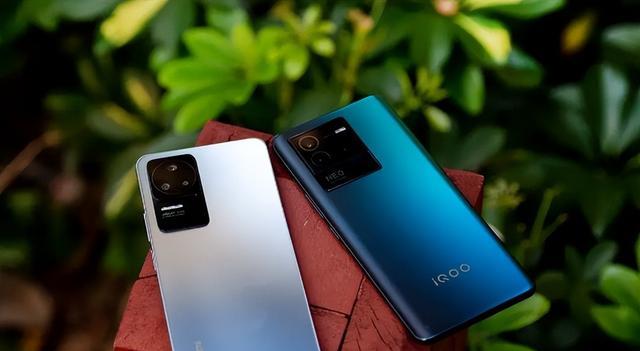 iqoo|iQOO手机和红米手机的差别在哪里?没有对比就没有伤害!别选错了